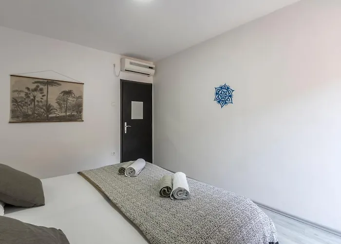 Hvar Out * Hvar Town