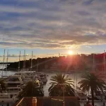Apartament Hvar Out *