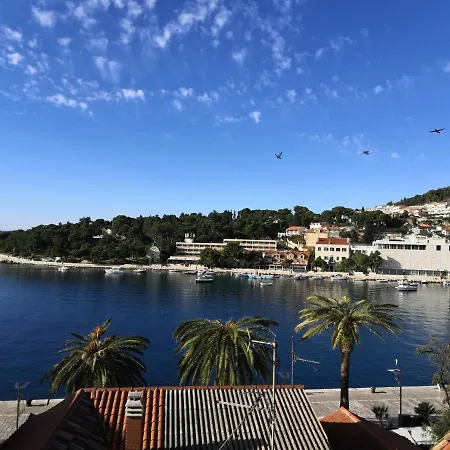 Hvar Out Apartamento *