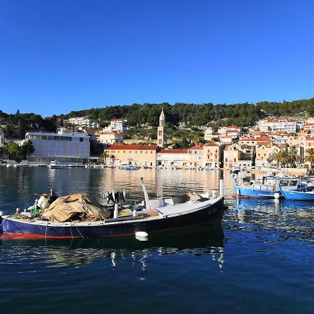 Hvar Out Apartamento *